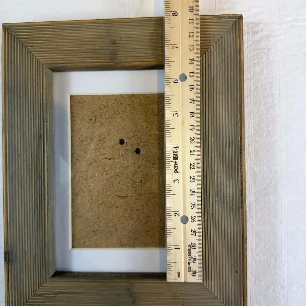 Wilton Industries Ribbed Barnwood Frame 5x7*